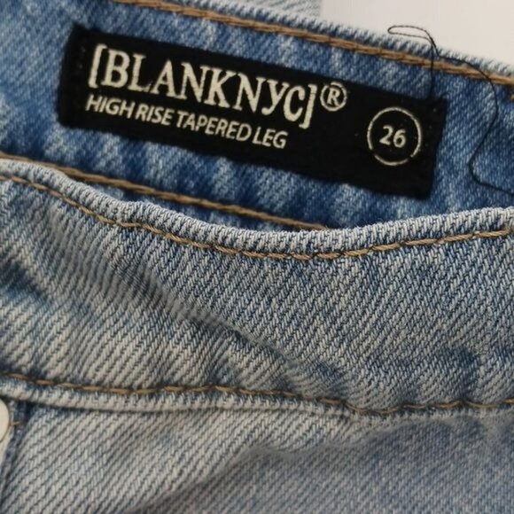 Blank NYC Womens Size 26 High Rise Tapered Leg Jeans Light Wash Distressed Denim - Picture 5 of 7